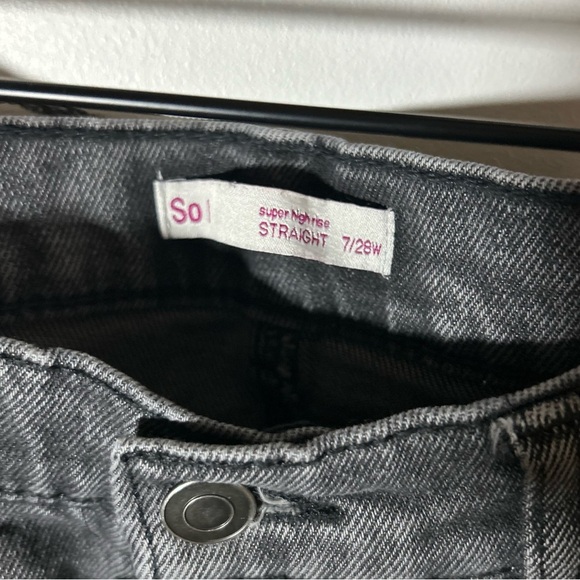 SO High Rise Straight Leg w/ Slit Ankle Gray Women's Jeans Size 7 Button Fly - Picture 4 of 8